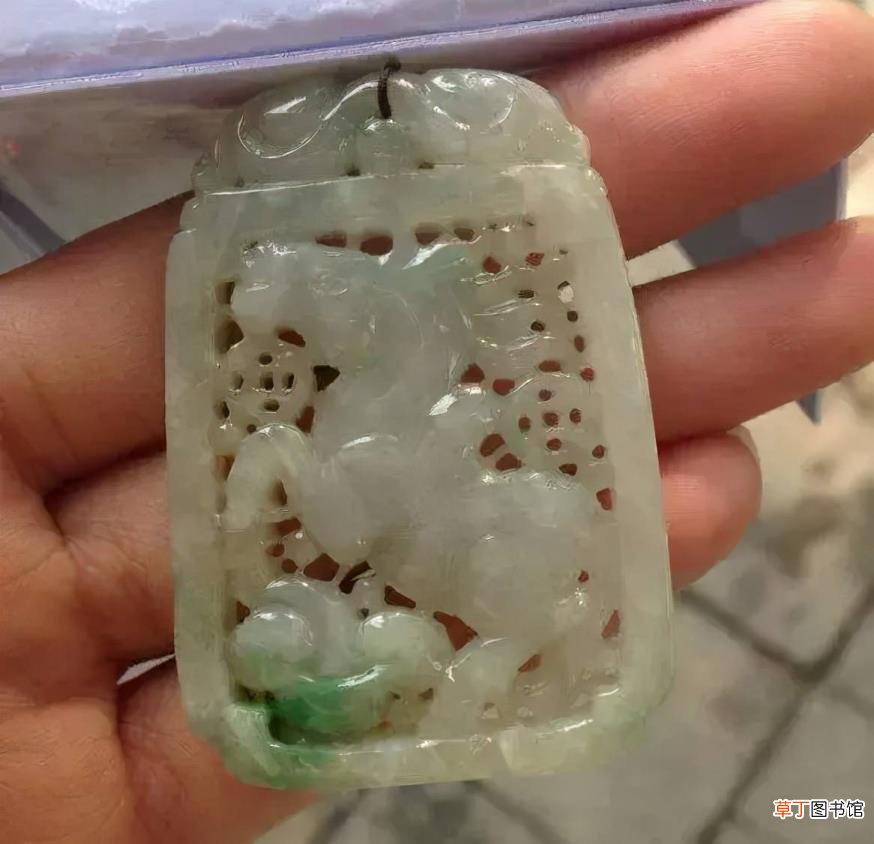 36岁胡子有几根白了是咋回事 为什么胡子会白