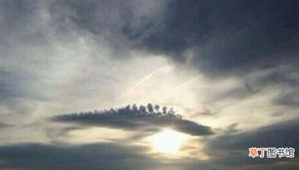 88年天空出现孙悟空 88年天空出现天兵