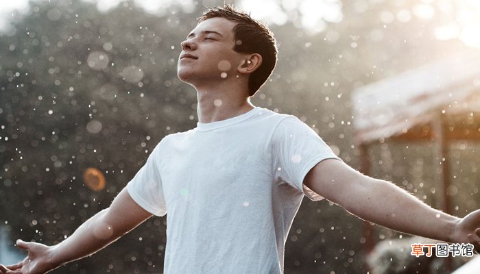 梦见被雨淋湿是什么意思