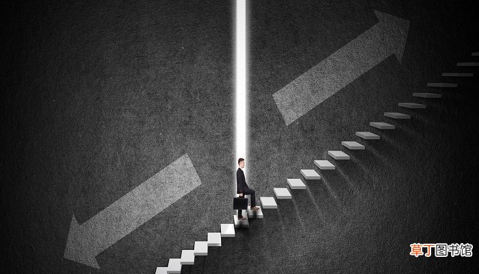 梦见下楼梯一脚踩空了吓醒了