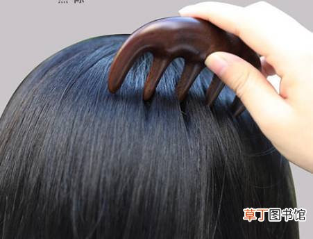 用梳子梳头皮能生发吗