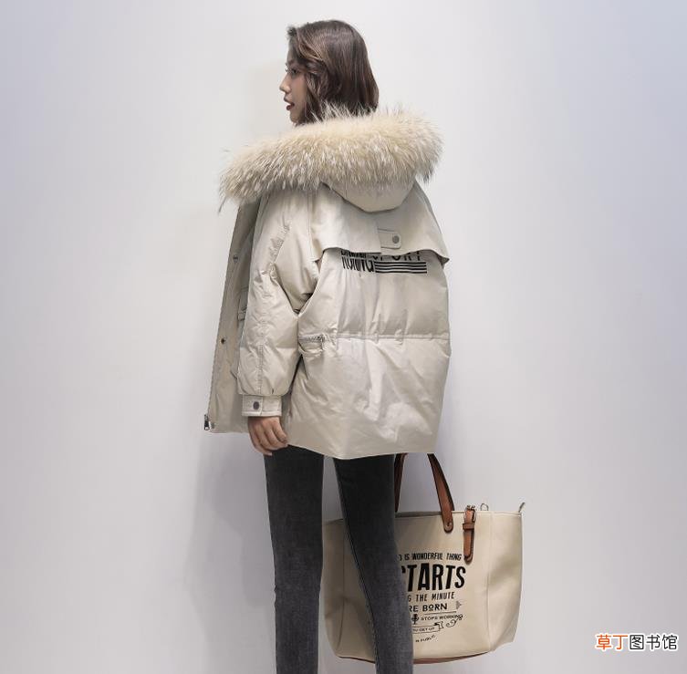 羽绒服可以放在滚动洗衣机洗吗