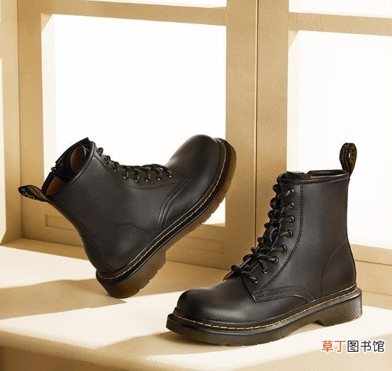 马丁靴鞋带的系法