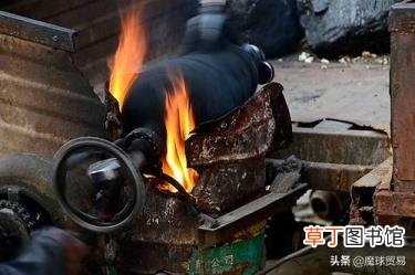 一到冬天就头皮发臭 为什么头会臭