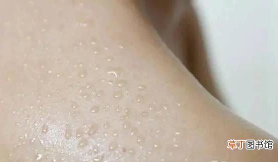经常出汗也是病 4种疾病可引起多汗症