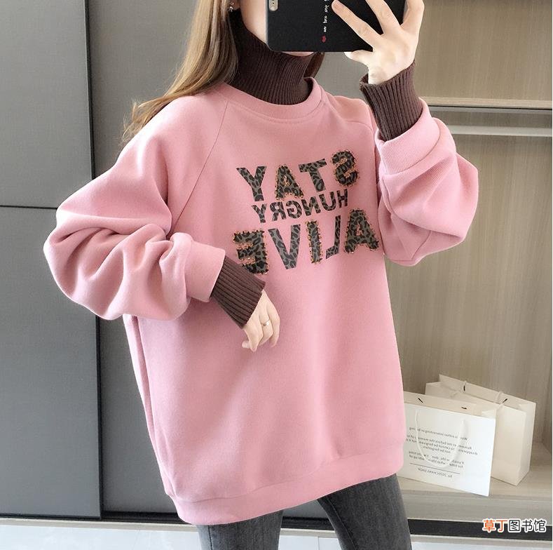 卫衣里面要不要穿衣服