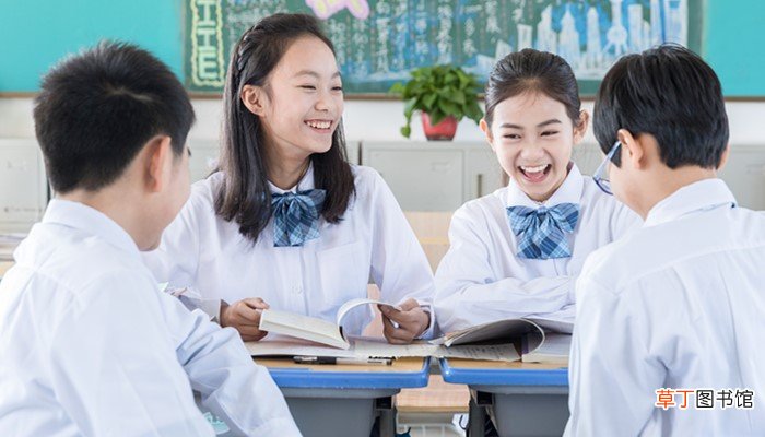 梦见自己上课管不住学生