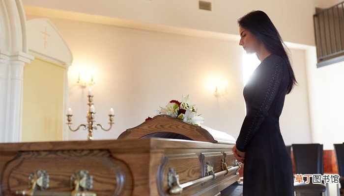 女儿梦见死去的父亲