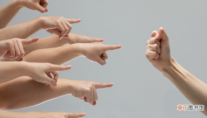 梦见自己遭受暴力折磨