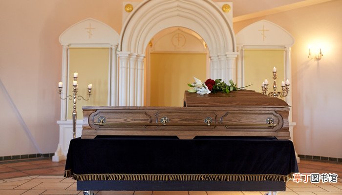 梦见死人躺在棺材里又活了