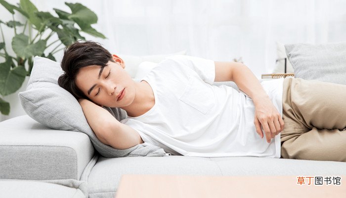 梦见蛆虫从口里吐不完