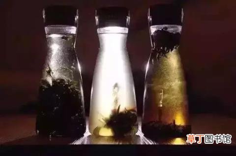 小茗同学开盖后未及时饮用 小茗同学为什么两个盖