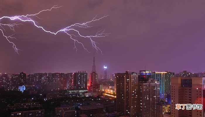 梦见雷电交加预兆什么