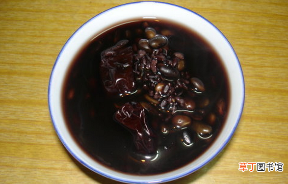乌发粥怎么做 乌发粥的材料和做法步骤