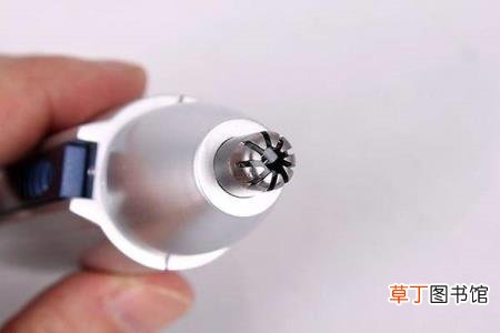 鼻毛比头发又黑又硬 为什么鼻毛又黑又粗
