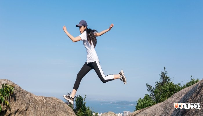 女人梦见从高处往下跳很稳