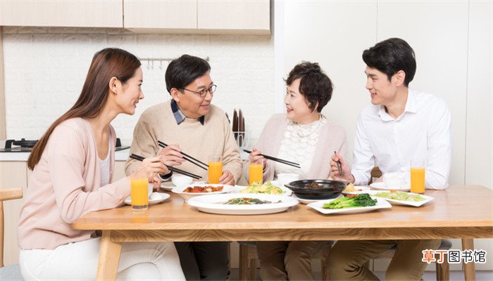 梦见别人请吃饭是什么意思