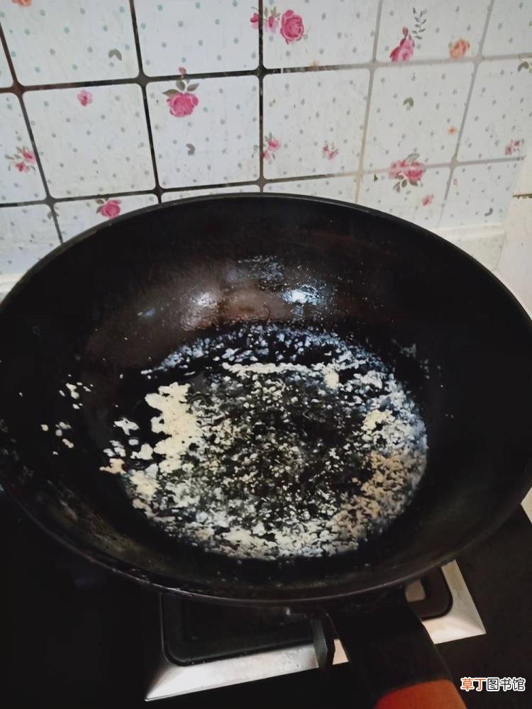 不粘锅为什么会糊底 不粘锅为什么粘锅