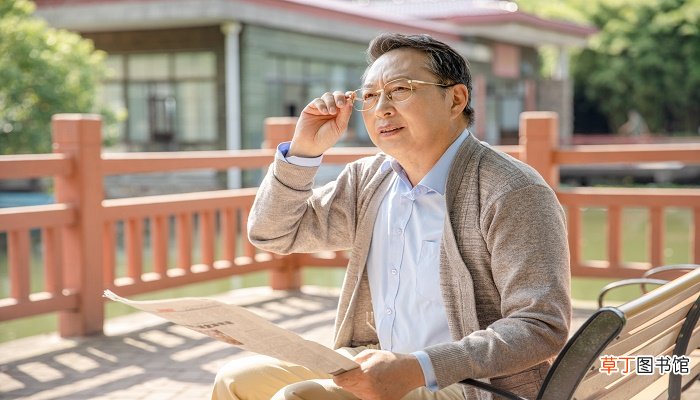 梦见老头帮助自己