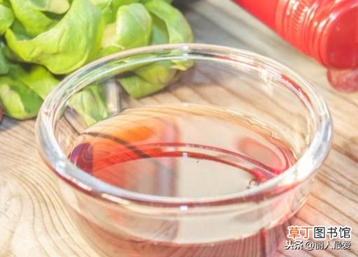到底使用白醋还是米醋洗脸好？ 用什么醋洗脸好