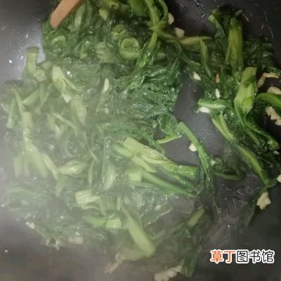 茼蒿炒鸡蛋(茼蒿炒鸡蛋家常做法）