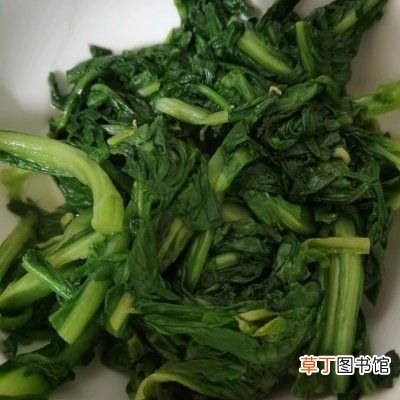 茼蒿炒鸡蛋(茼蒿炒鸡蛋家常做法）