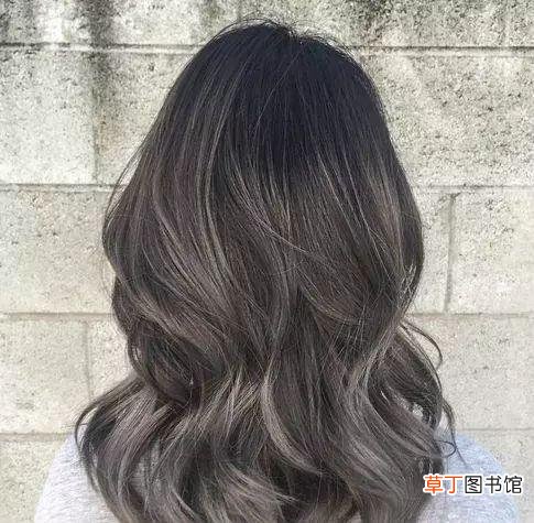 快速让染黑色头发掉色