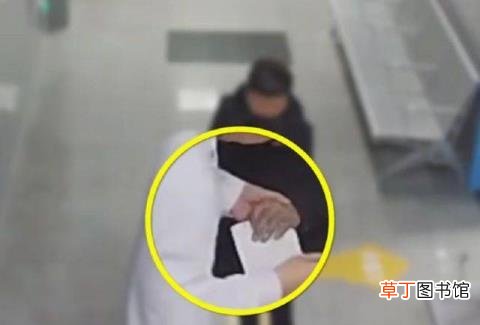 手指纹里面黑黑的洗不掉 手为什么会黑