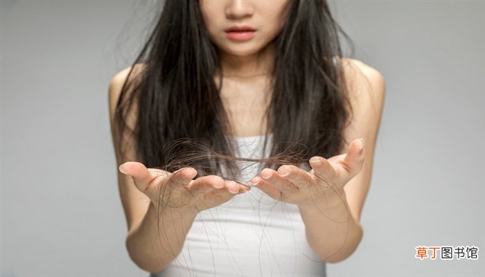 梦见自己掉头发