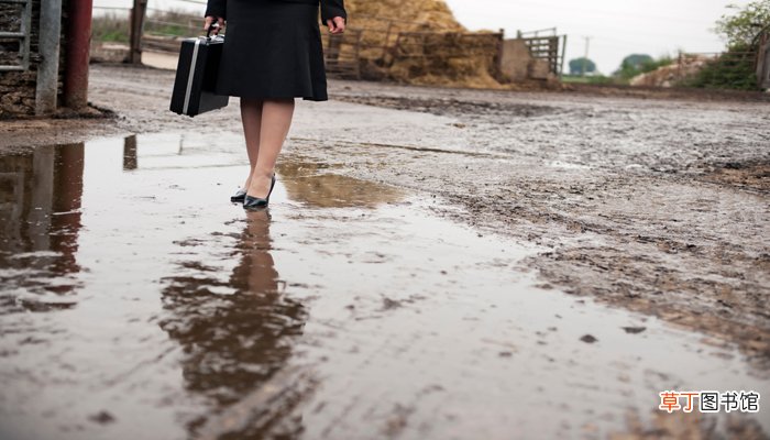 女人梦见泥巴路不好走