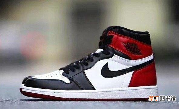 aj1买大点的还是偏小