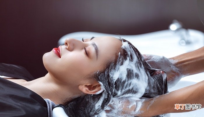 梦见洗头掉头发