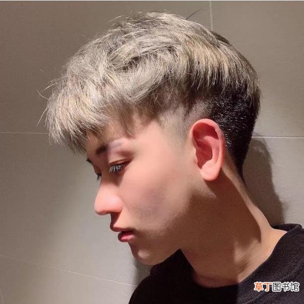 碎盖头发型怎么和理发师说