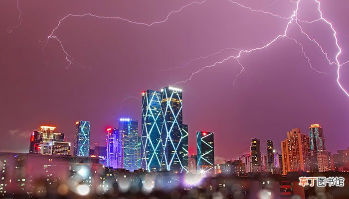梦见被雷劈死