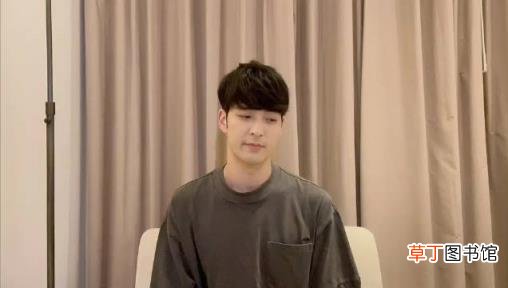 李铢衔的手怎么了?李铢衔的手断了