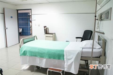 ICU爆满：美国1名新冠患者等床位中死亡