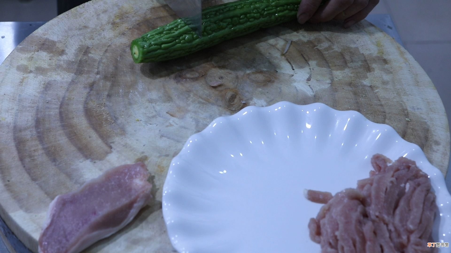 苦瓜炒肉丝的家常做法 苦瓜炒肉的做法