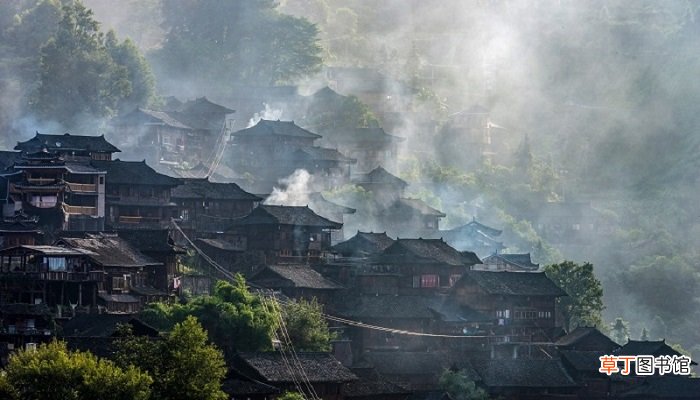梦见穿白衣服戴孝的人