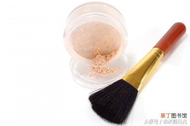 散粉和粉饼有什么区别 粉饼和散粉的区别