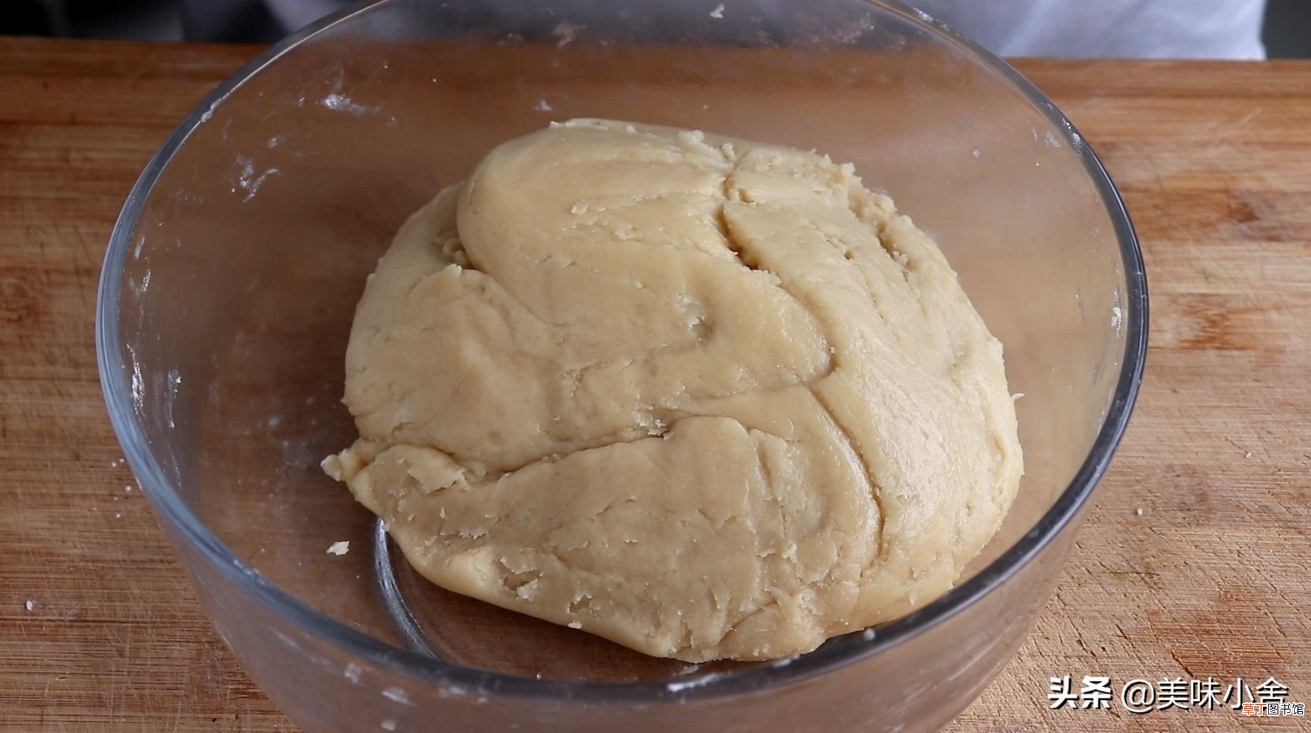 中秋节快到了教你在家做月饼方法 月饼怎么做n呢