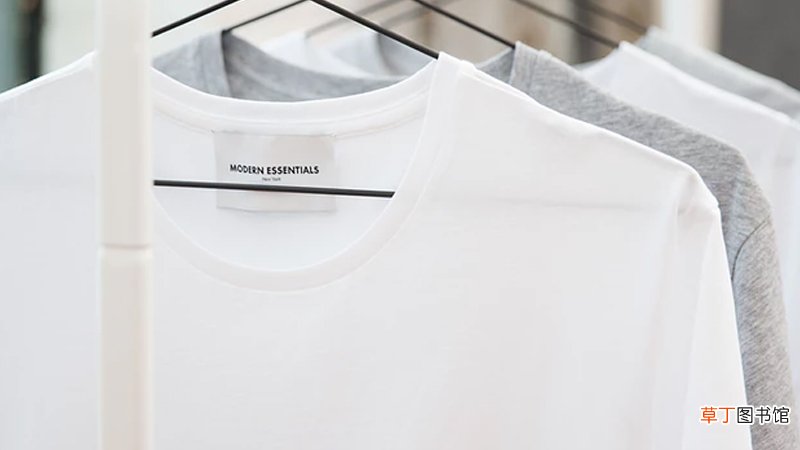 衣服褶皱没熨斗怎么办