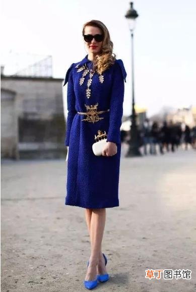 蓝色鞋配什么裤子和衣服