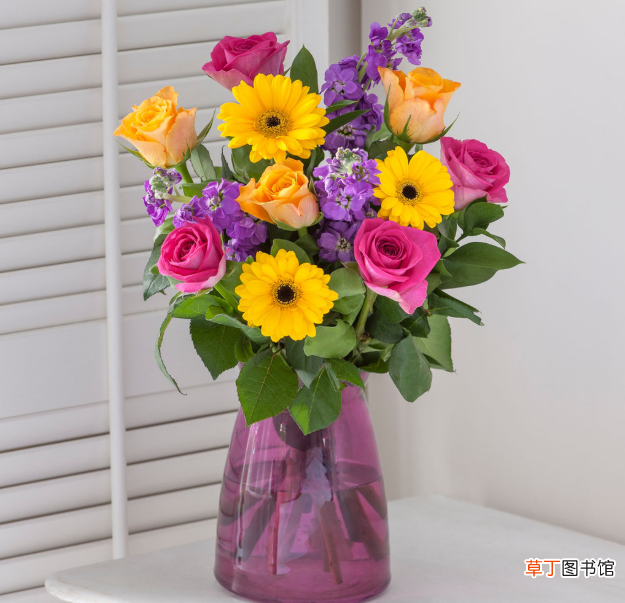 鲜花如何保鲜 鲜花保鲜时间短？花店保鲜小方法