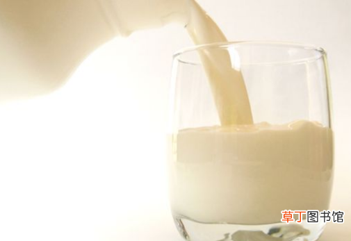 全脂牛奶和脱脂牛奶 全脂牛奶和脱脂牛奶的区别