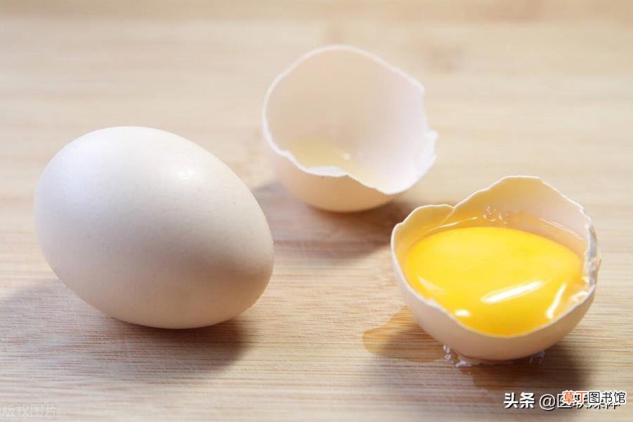 头发干燥严重的原因是什么 头发为什么干