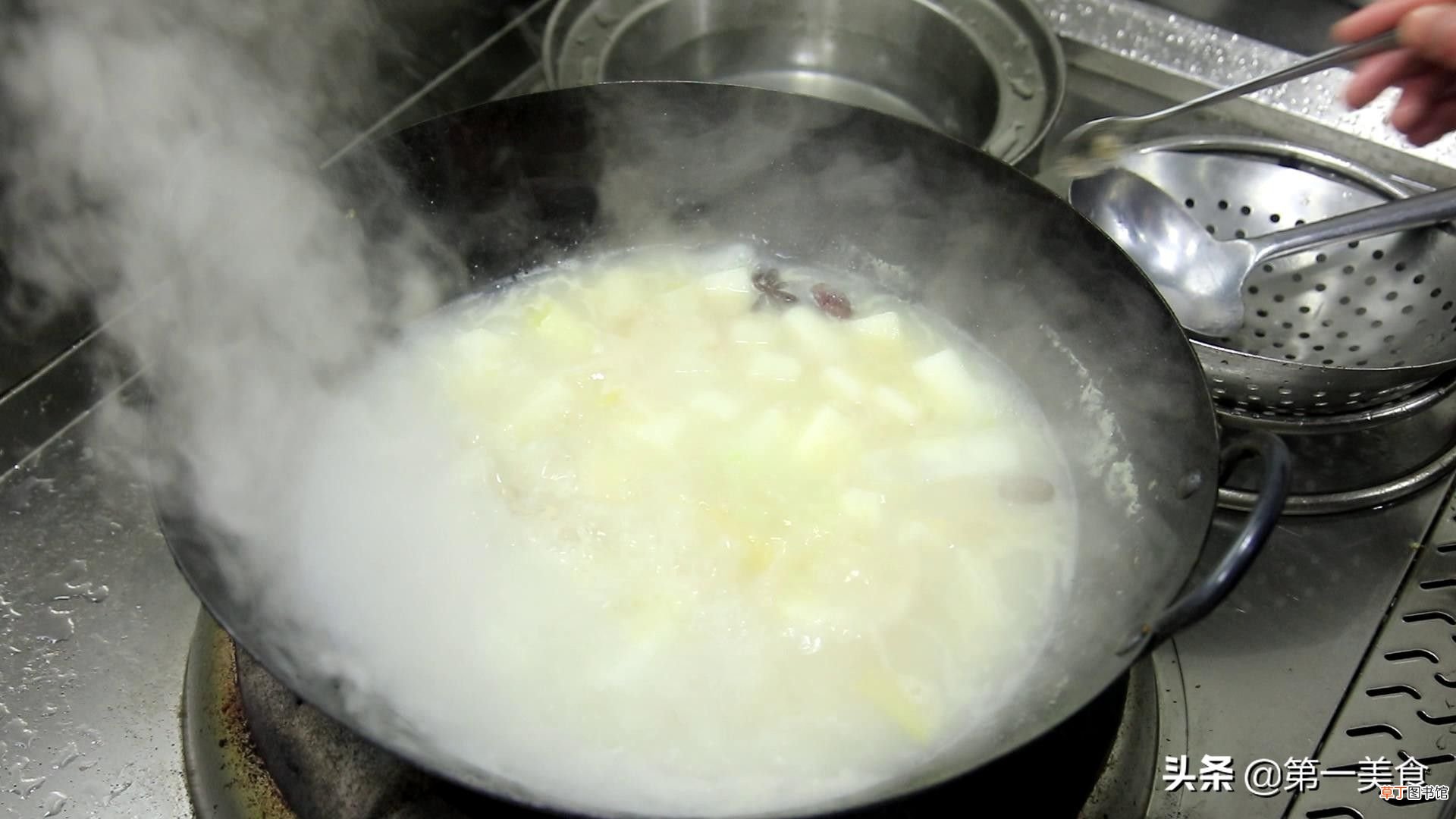 冬瓜炖排骨的做法 分享家常冬瓜排骨汤做法