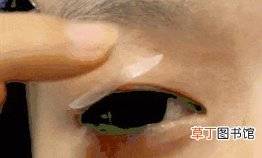 眼皮突然松弛 眼皮为什么会松