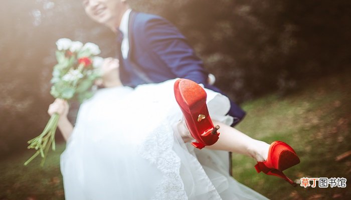 梦见穿婚纱结婚是什么意思