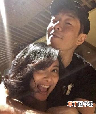 朱茵为什么会嫁黄贯中 朱茵为什么40几岁才结婚