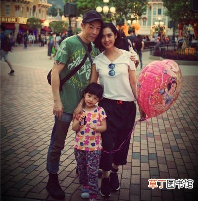 朱茵为什么会嫁黄贯中 朱茵为什么40几岁才结婚